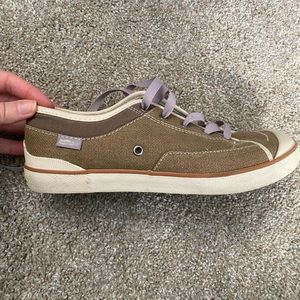 Simple shoes brown/tan canvas sneakers with purple laces, size 7.5, worn twice